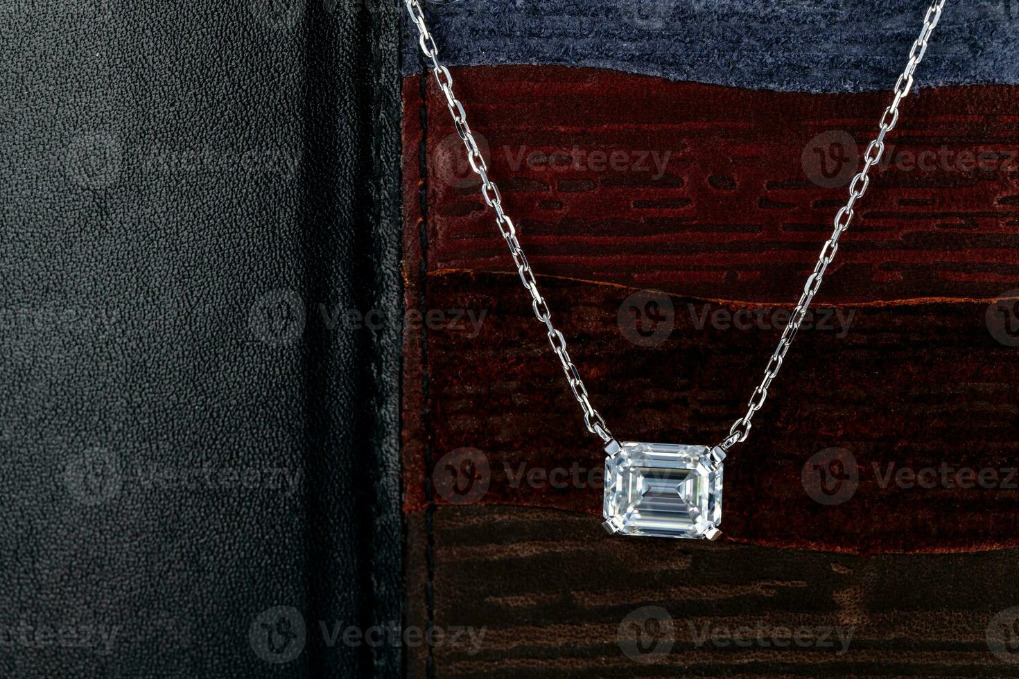 blanc or diamant pendentif Collier photo