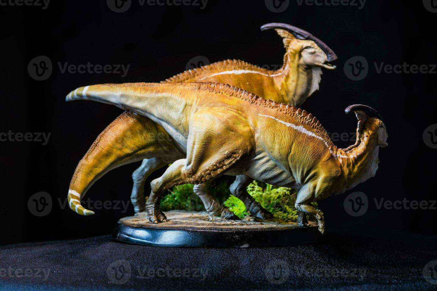 parasaurolophus dinosaure dans le foncé photo