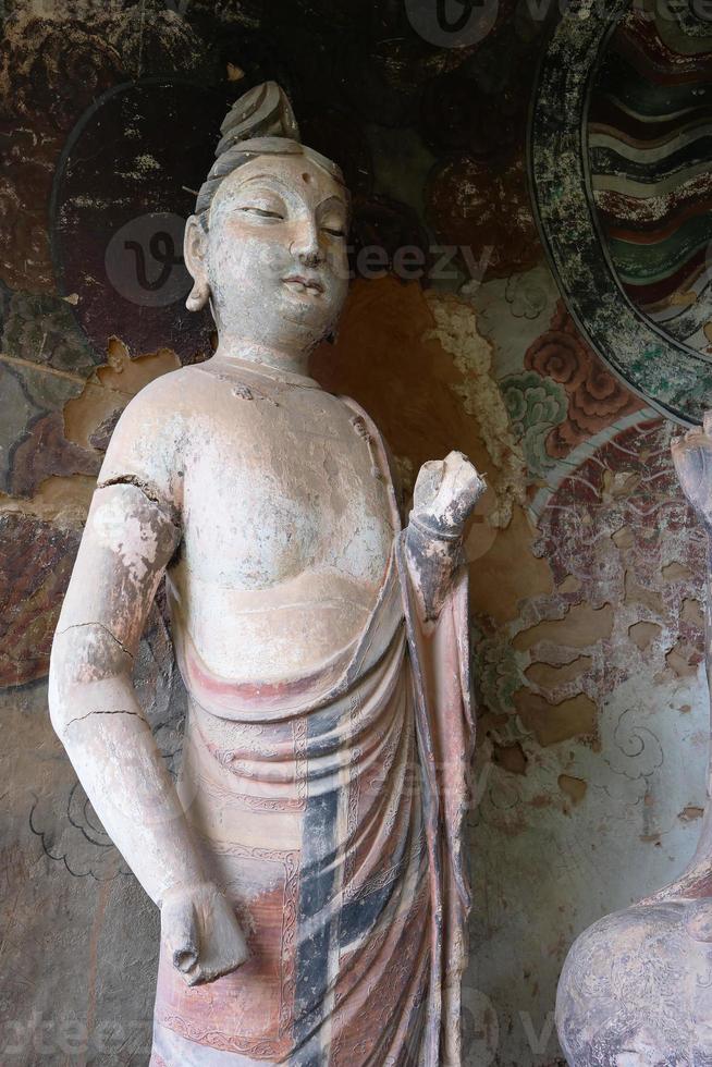 Complexe de temples-grottes de maijishan dans la ville de tianshui, province du gansu en chine. photo