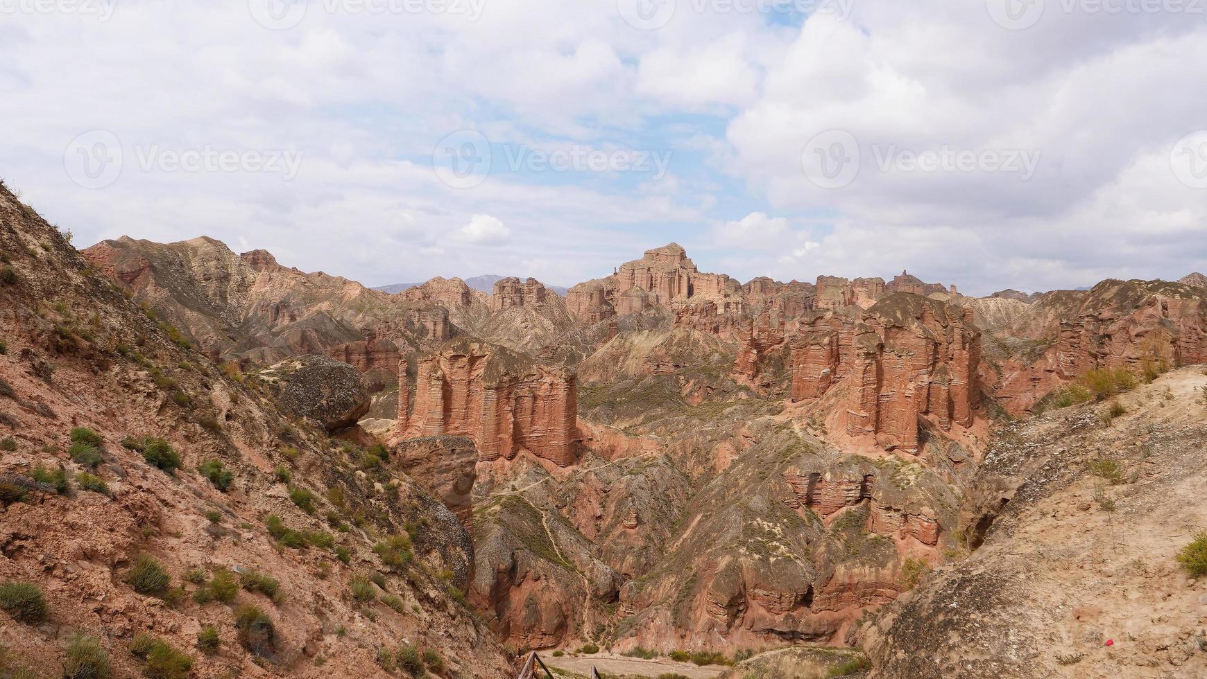 zone pittoresque de binggou danxia dans la province de sunan zhangye gansu, en chine. photo