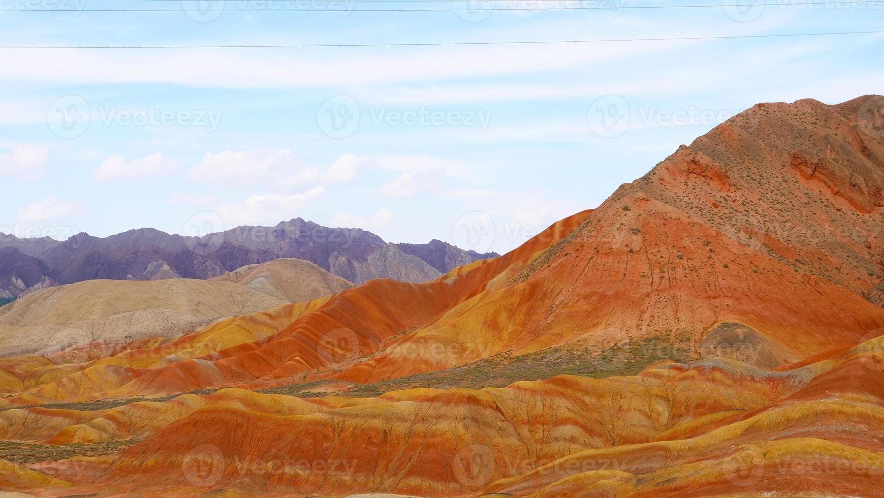 zhangyei danxia relief dans le gansu en chine. photo