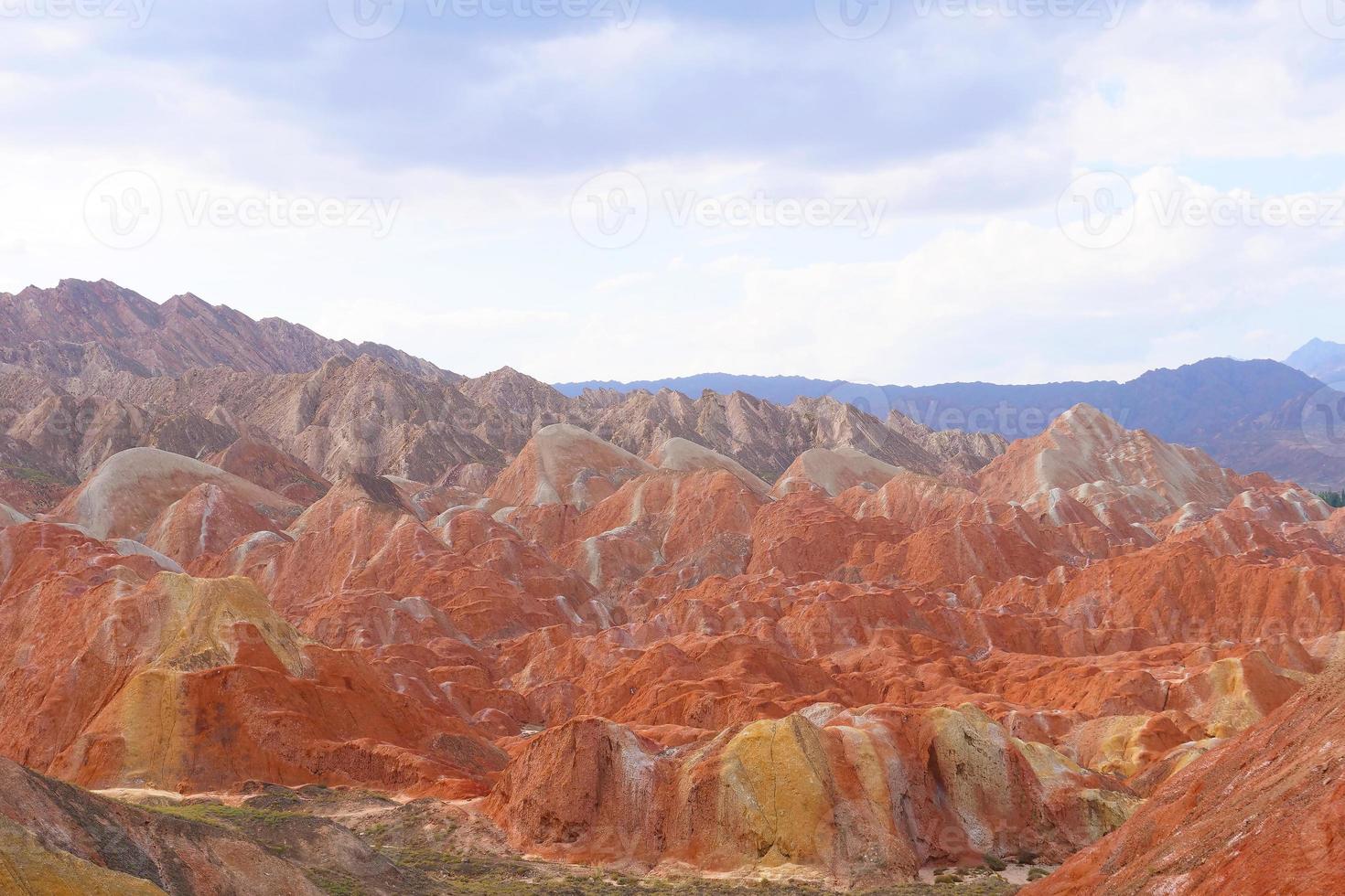 zhangyei danxia relief dans le gansu en chine. photo