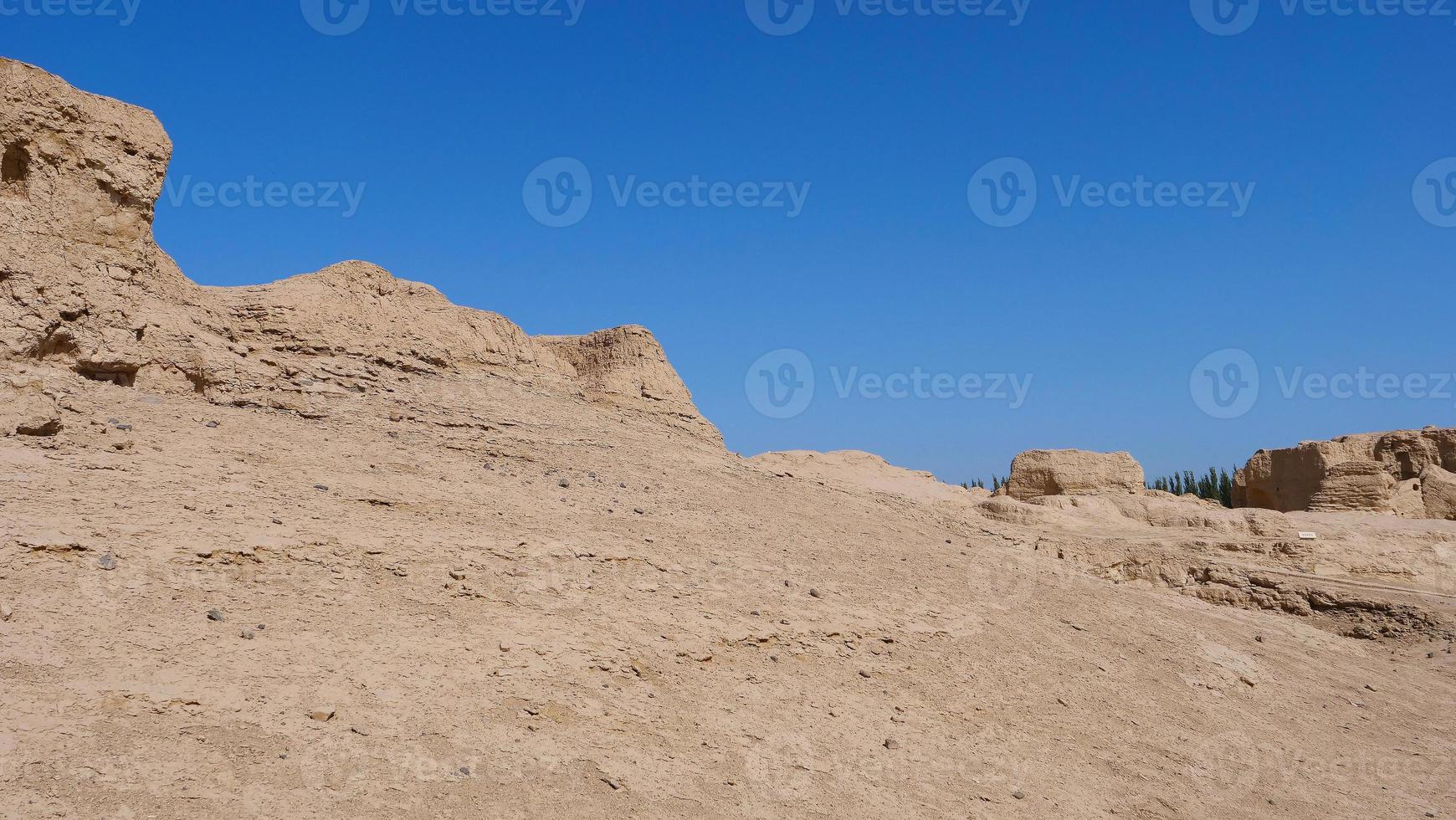 ruines de jiaohe situées dans la province du xinjiang en chine. photo