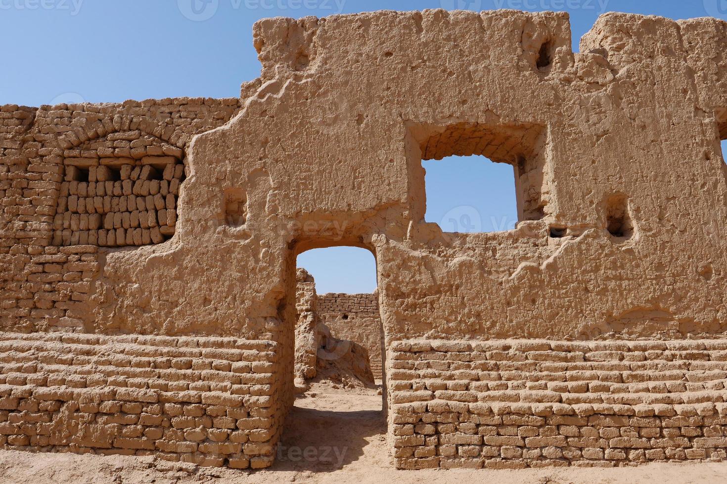 vue paysage des ruines de gaochang inturpan province du xinjiang en chine. photo