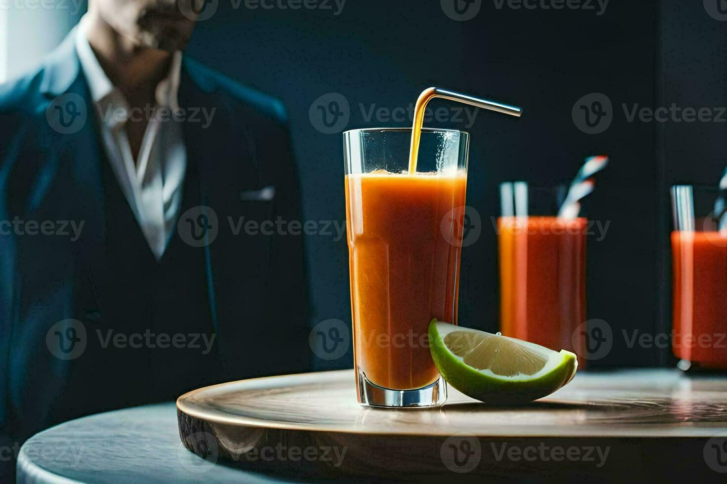 une homme dans une costume permanent suivant à une verre de Orange jus. généré par ai photo