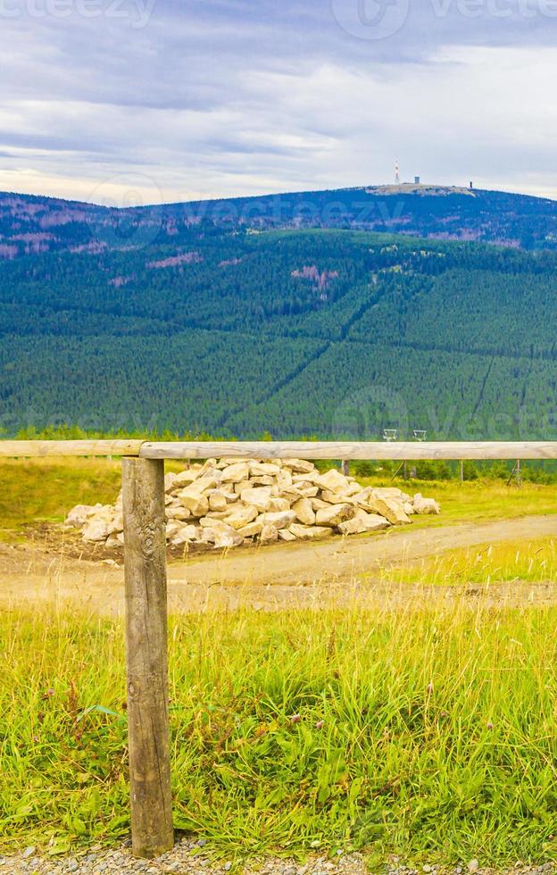 Vue panoramique du paysage au sommet de la montagne Brocken Harz Allemagne photo