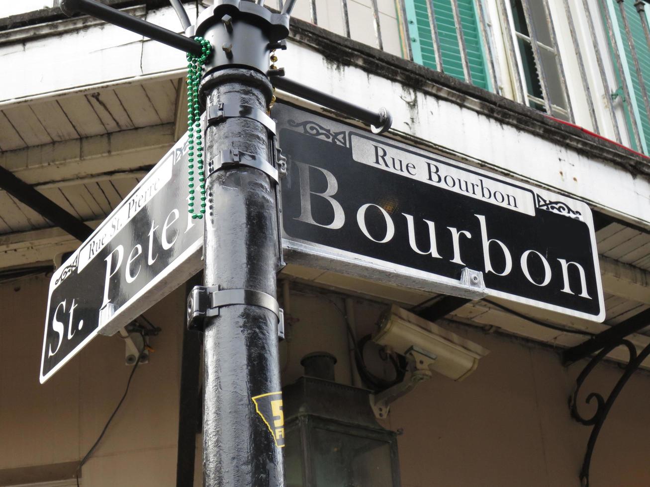 Bourbon Street dans le quartier français de la Nouvelle-Orléans, Louisiane photo