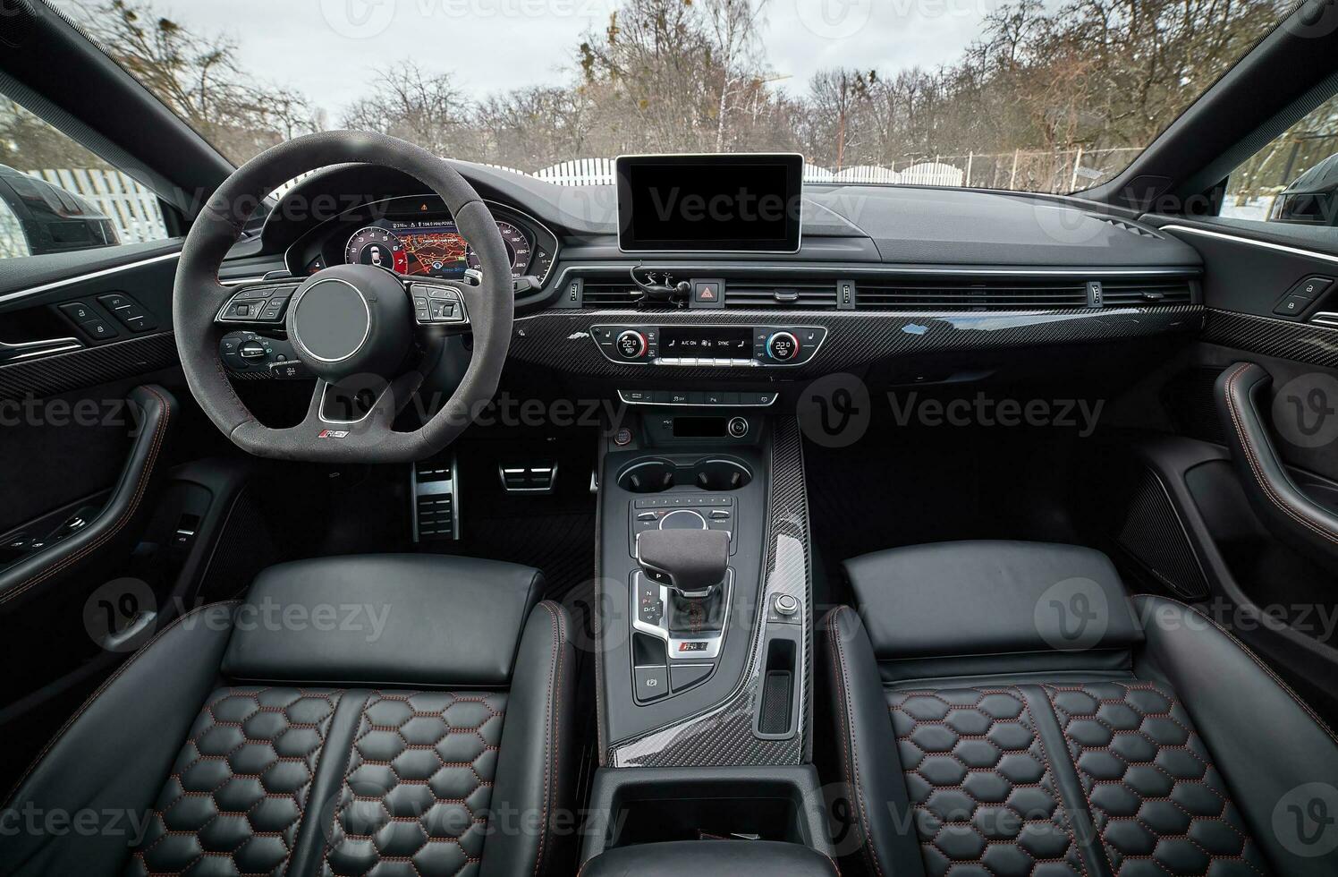 à l'intérieur moden voiture arrière-plan, luxe voiture intérieur éléments  fond d'écran. noir cuir voiture intérieur 27395180 Photo de stock chez  Vecteezy