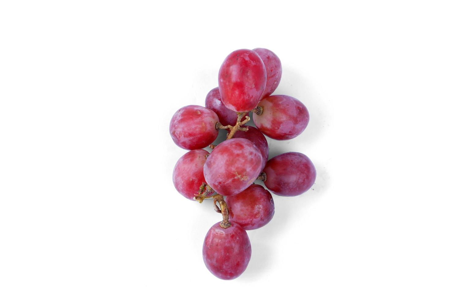raisins isolés sur fond blanc photo