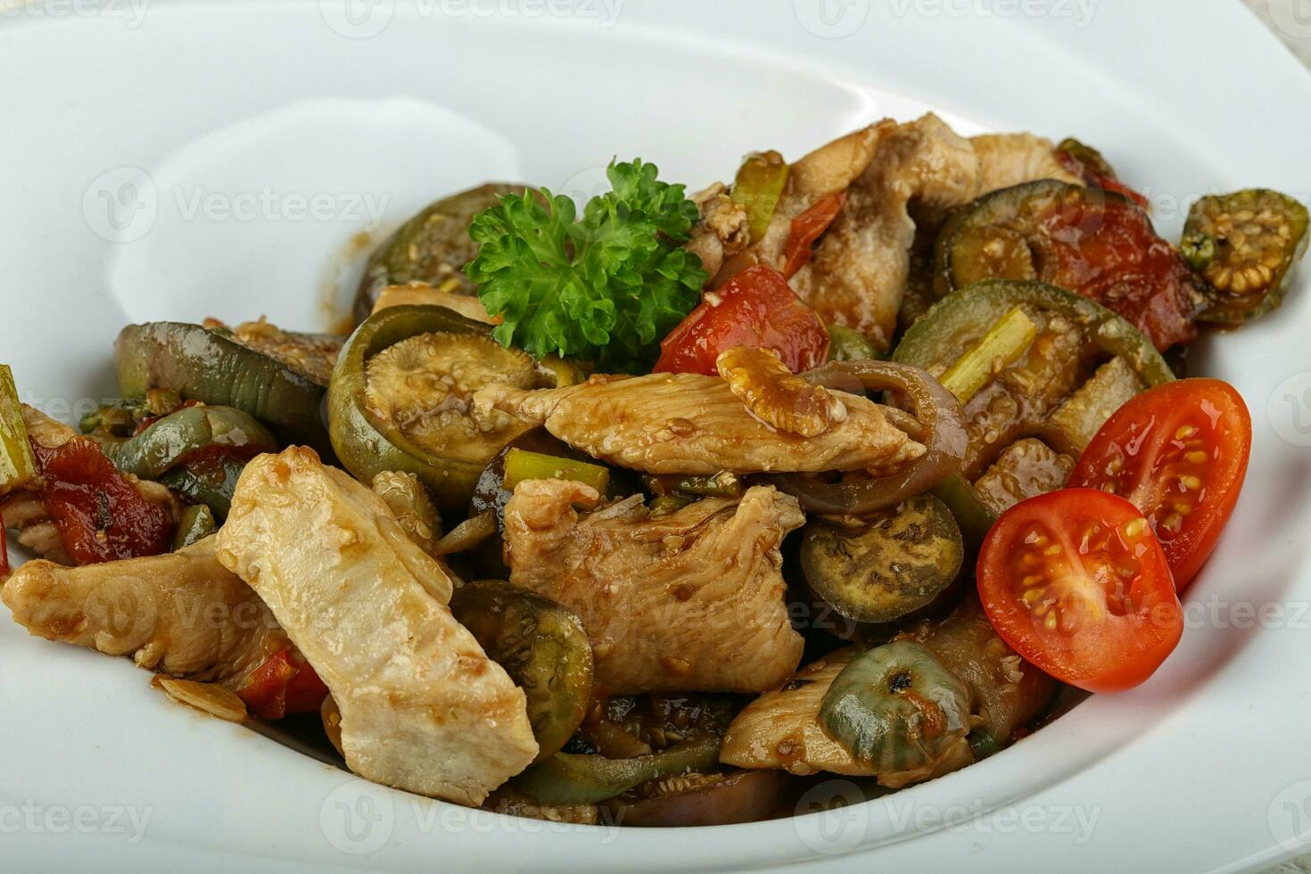 poitrine de poulet aux légumes photo