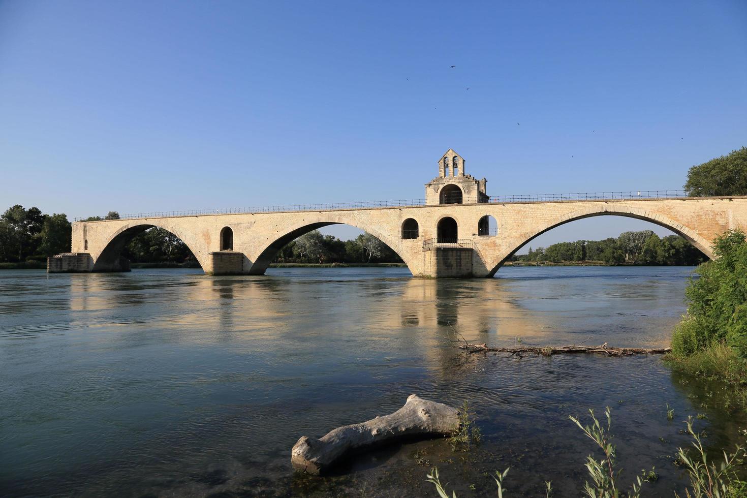 sur le pont d'avignon, sud de la france photo