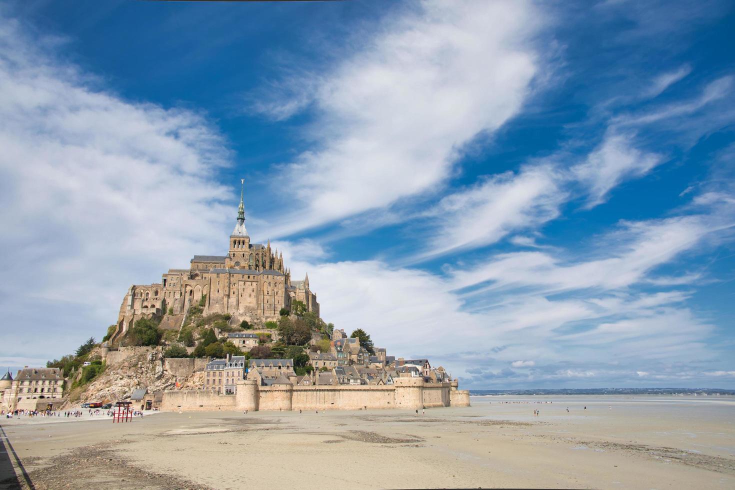 mont saint michel sud france photo