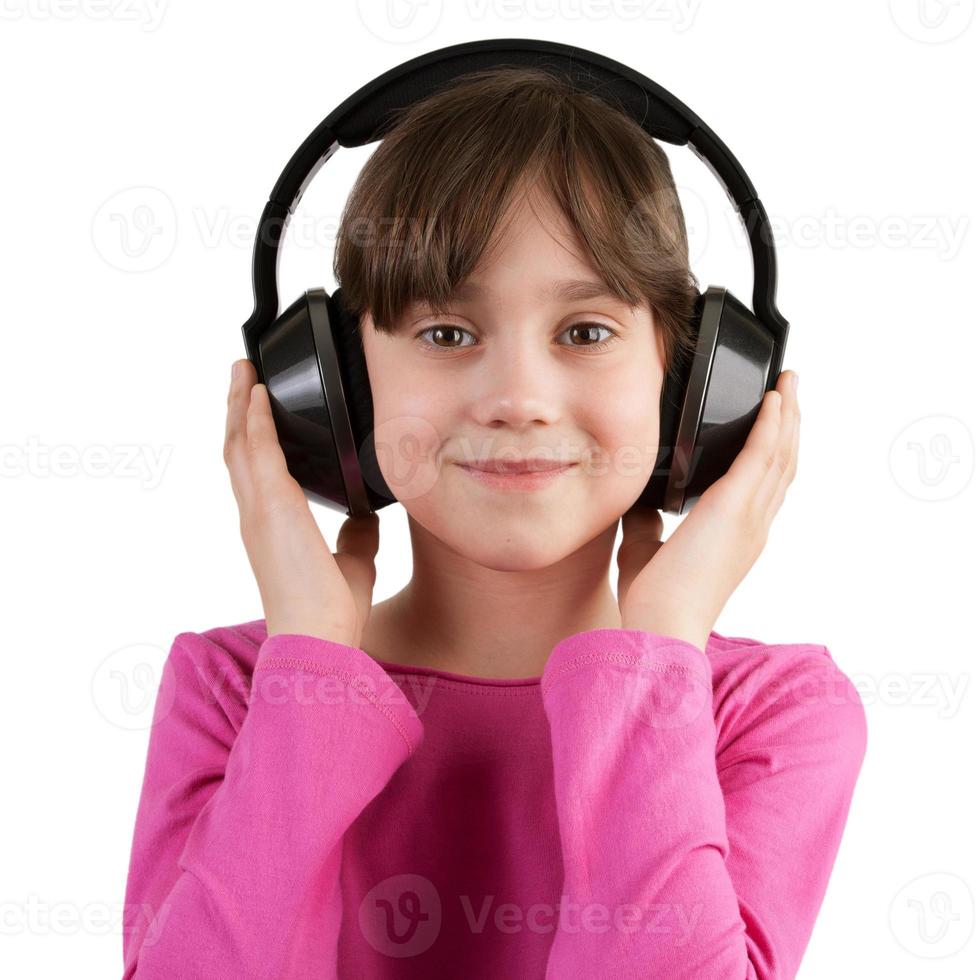 fille écoutant de la musique au casque photo