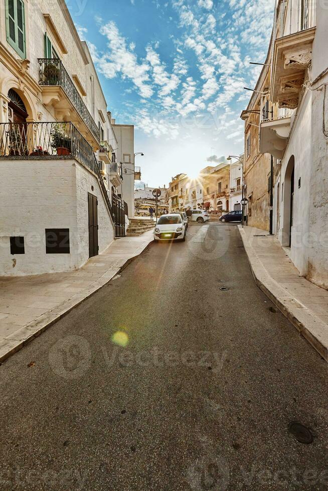 magnifique architecture de le vieux ville ostuni, Bari, Italie. photo