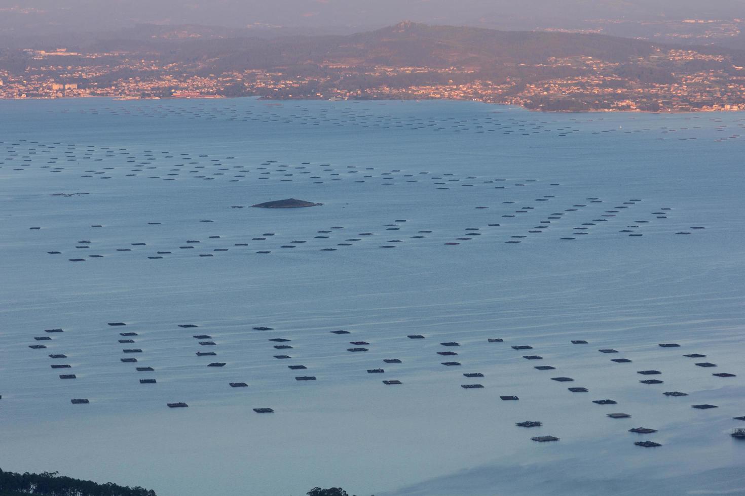 vue générale de la ria de arosa en galice, espagne photo