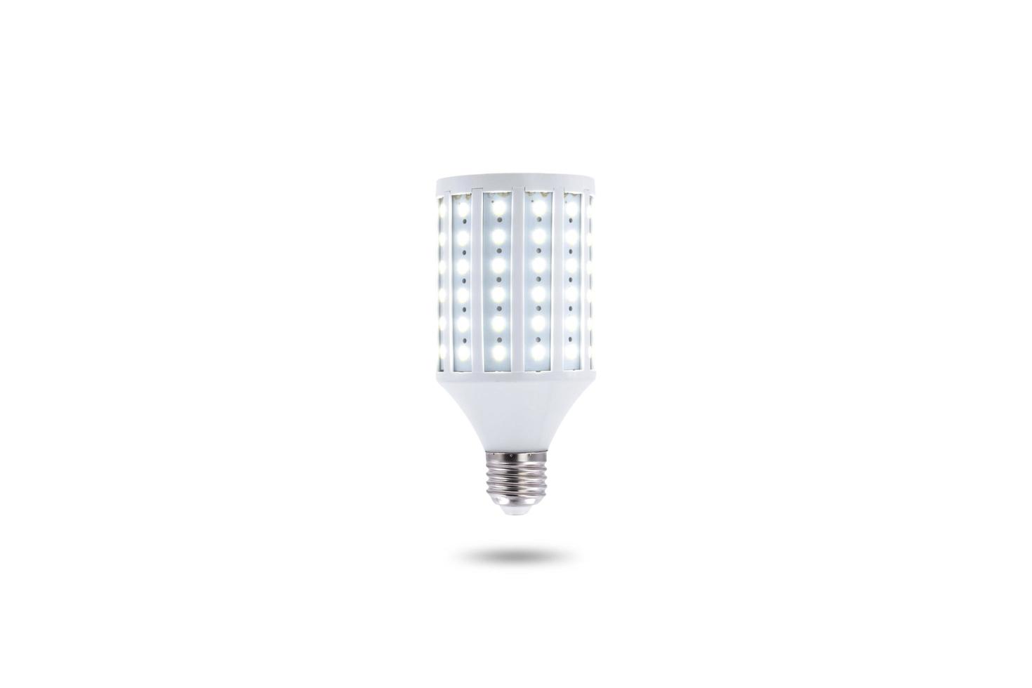 lampe à économie d'énergie led, bouchon à vis e27 230v sur fond blanc photo