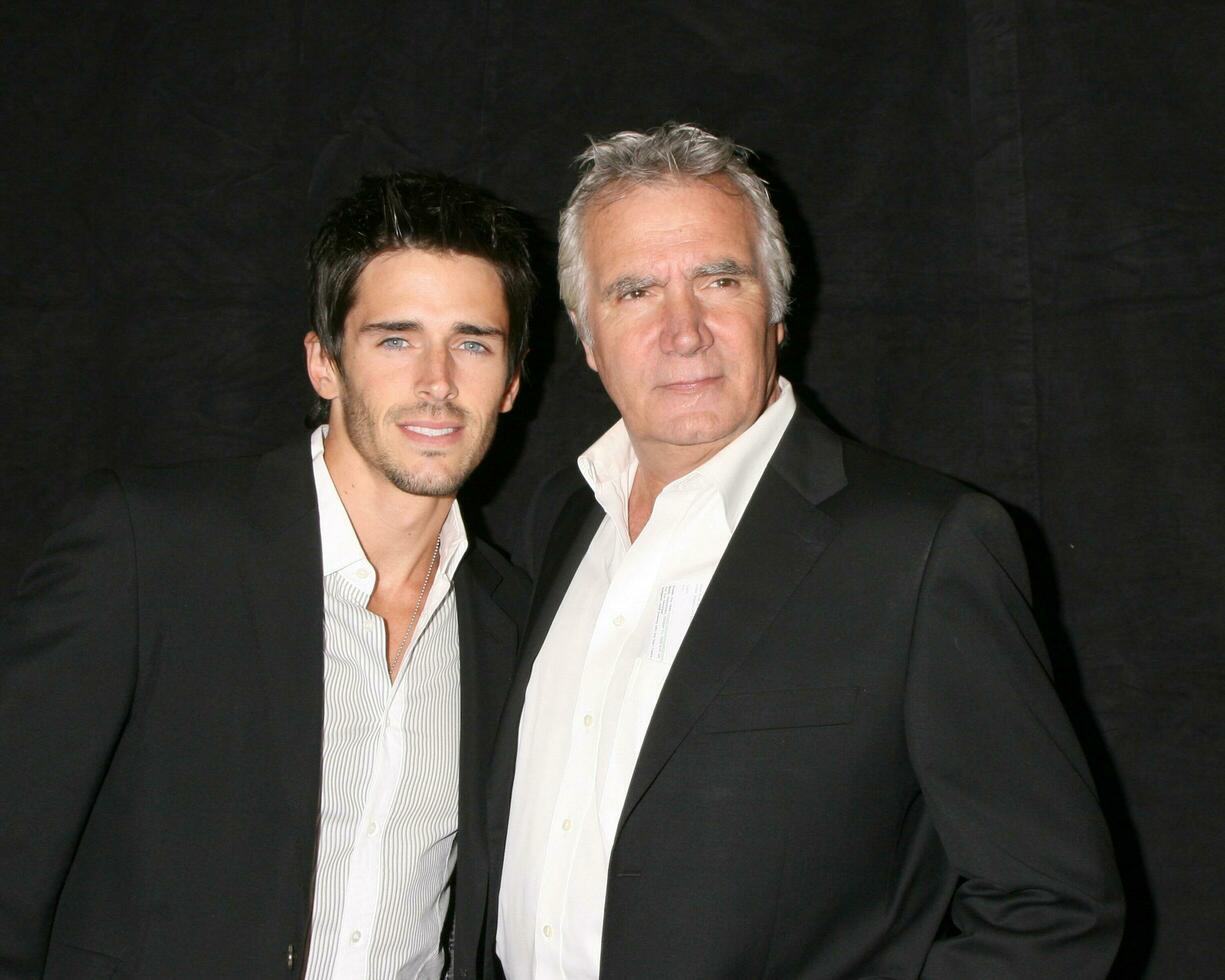 brandon beemer John Mc Cook en arrivant à le desi geestman fondation annuel soir avec le étoiles à le universel sheraton Hôtel dans los angeles Californie octobre 11 2008 huches photo