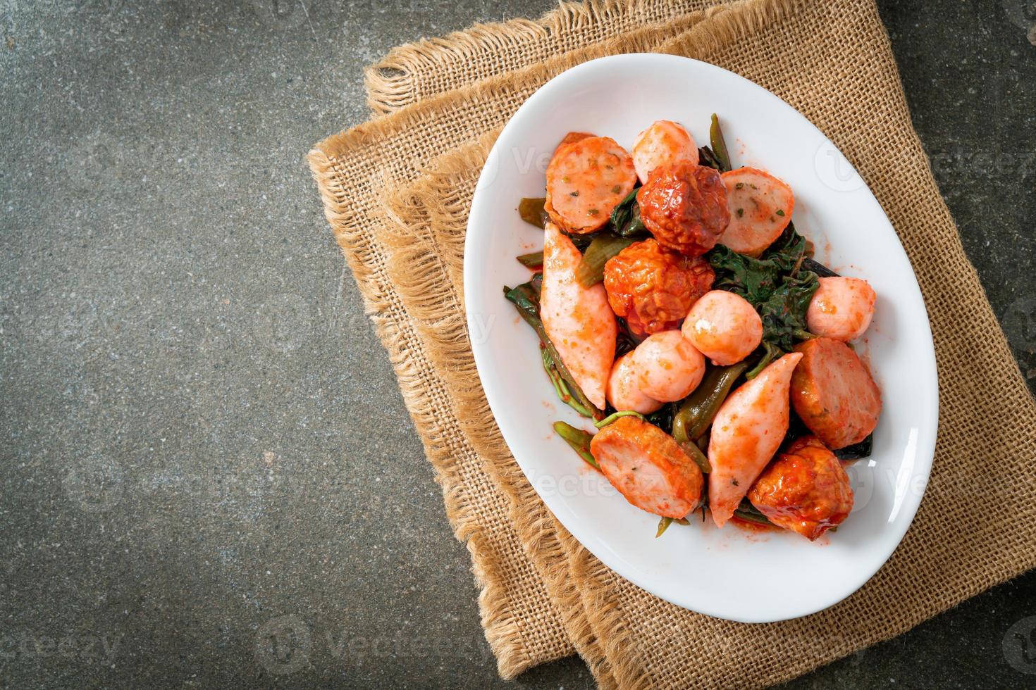 boulettes de poisson sautées à la sauce yentafo photo