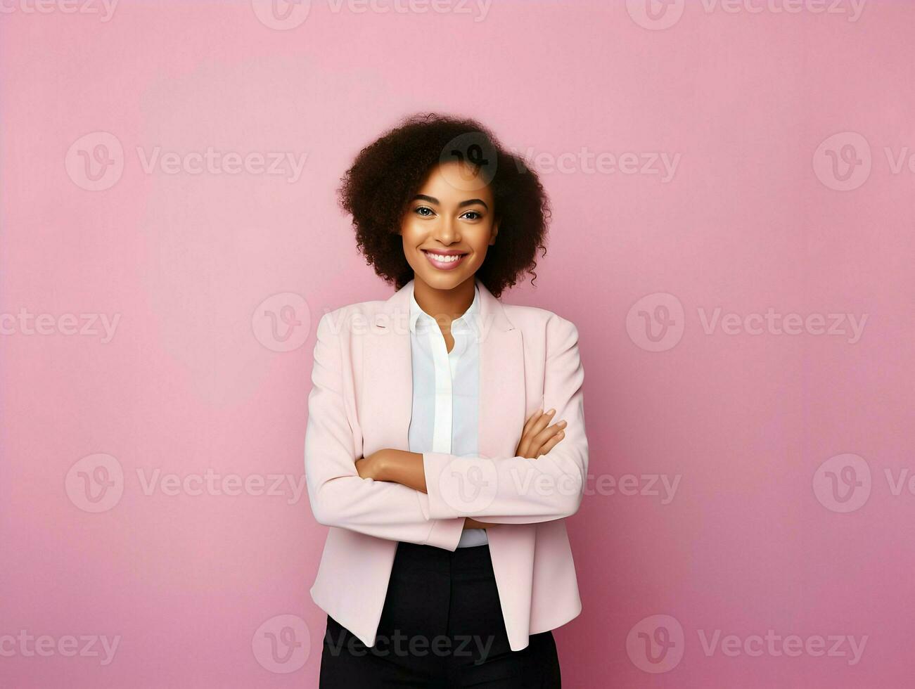 une Jeune peau foncée affaires femme souriant et à la recherche à le caméra. haute qualité. ai génératif photo