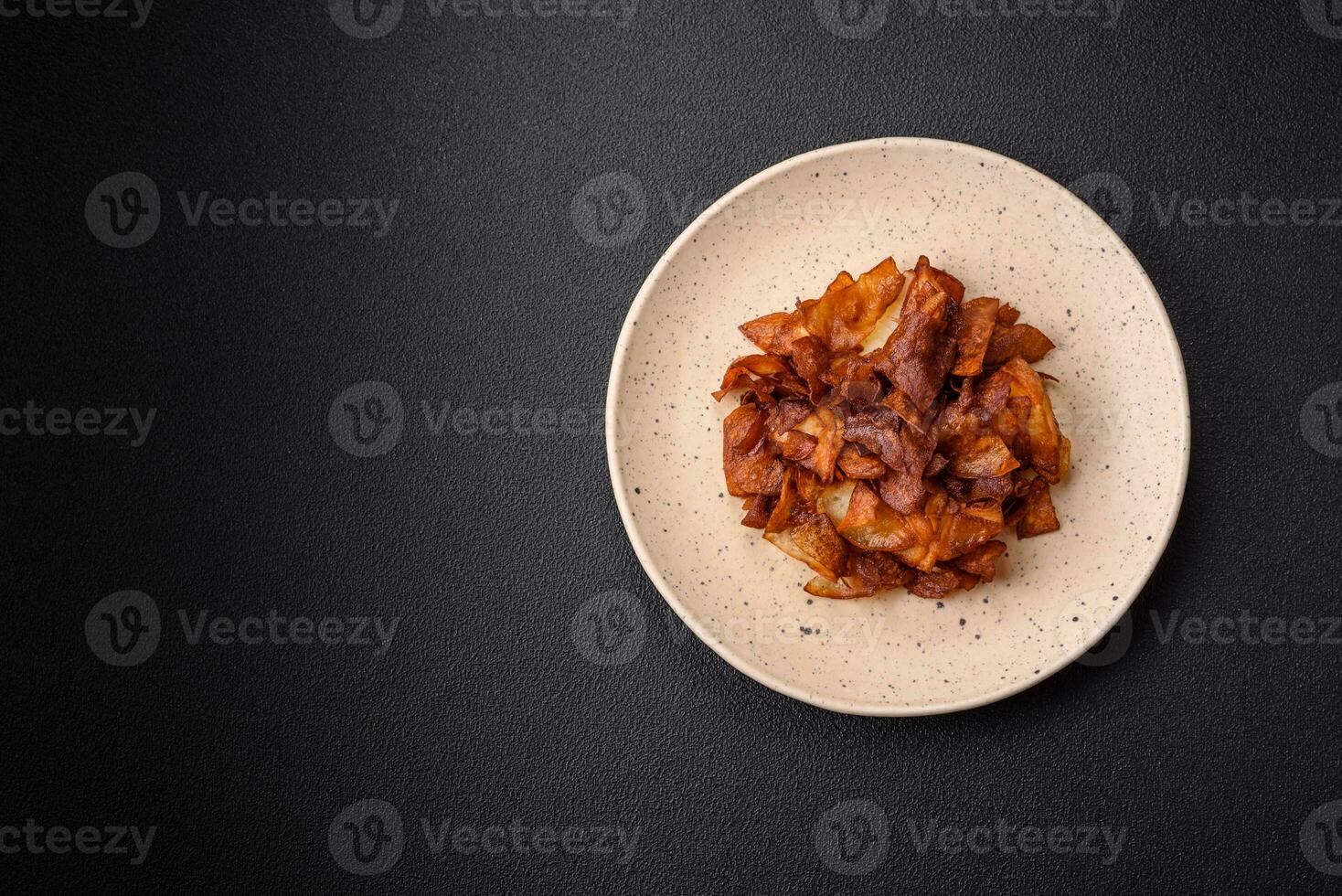 délicieux croustillant Patate frites avec sel et épices photo