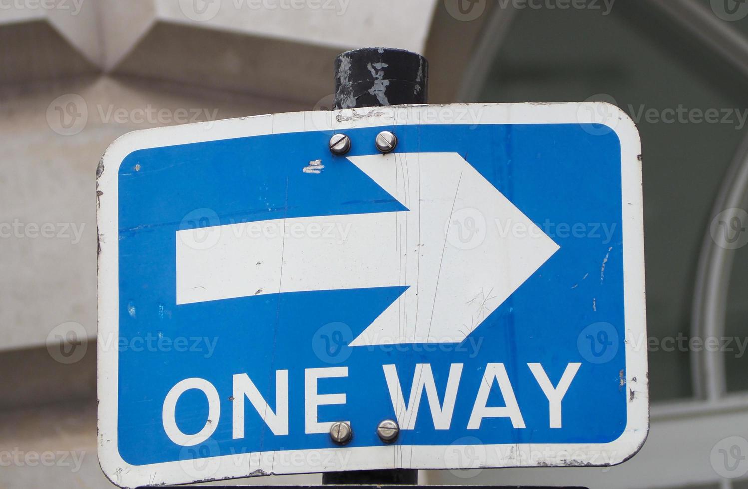 panneau de signalisation à sens unique photo