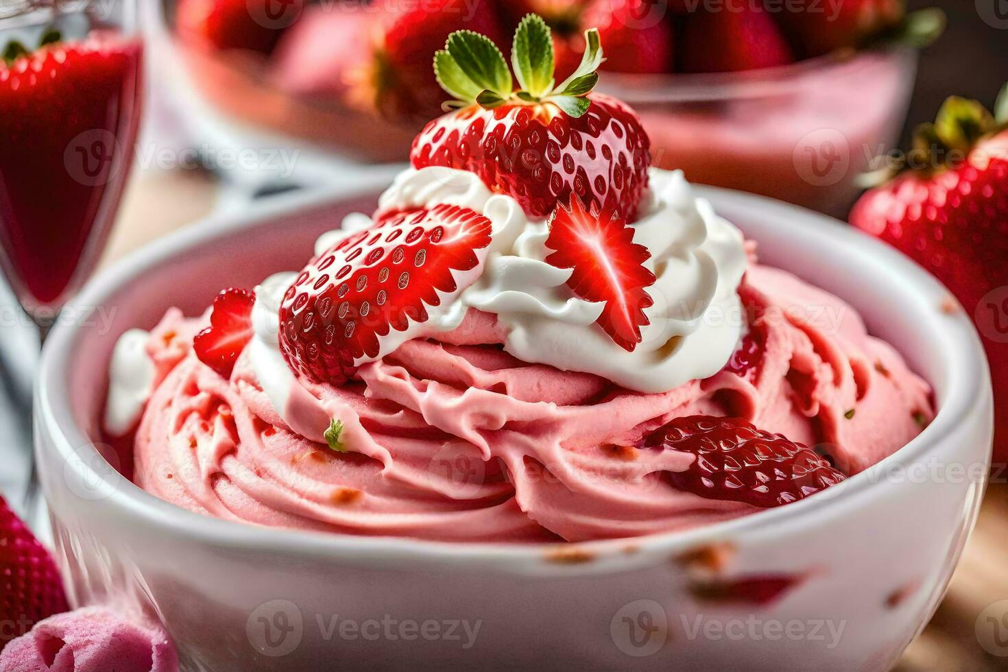 une bol de fraise la glace crème avec fouetté crème. généré par ai photo