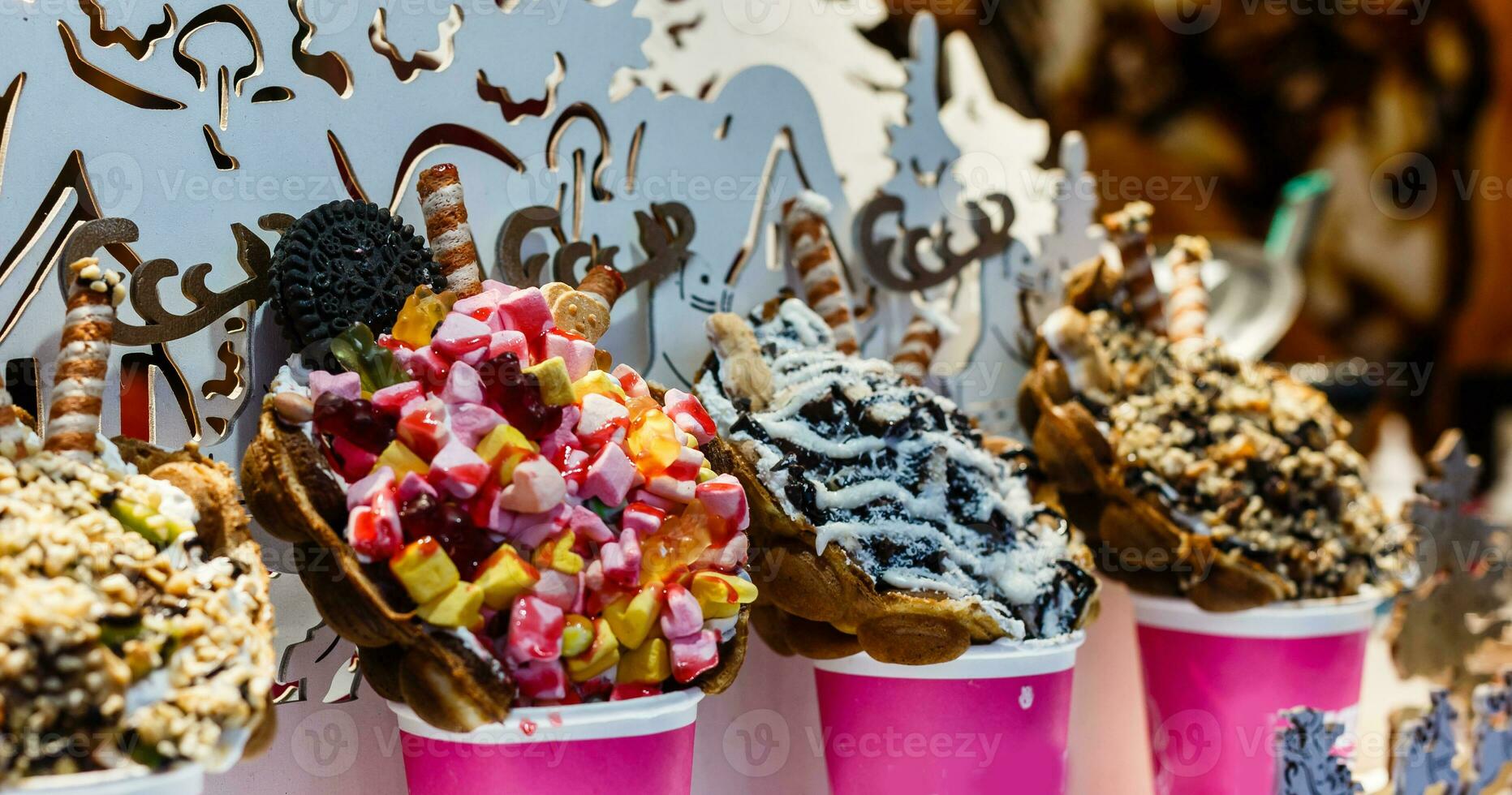 gaufres avec la glace crème dans une verre photo