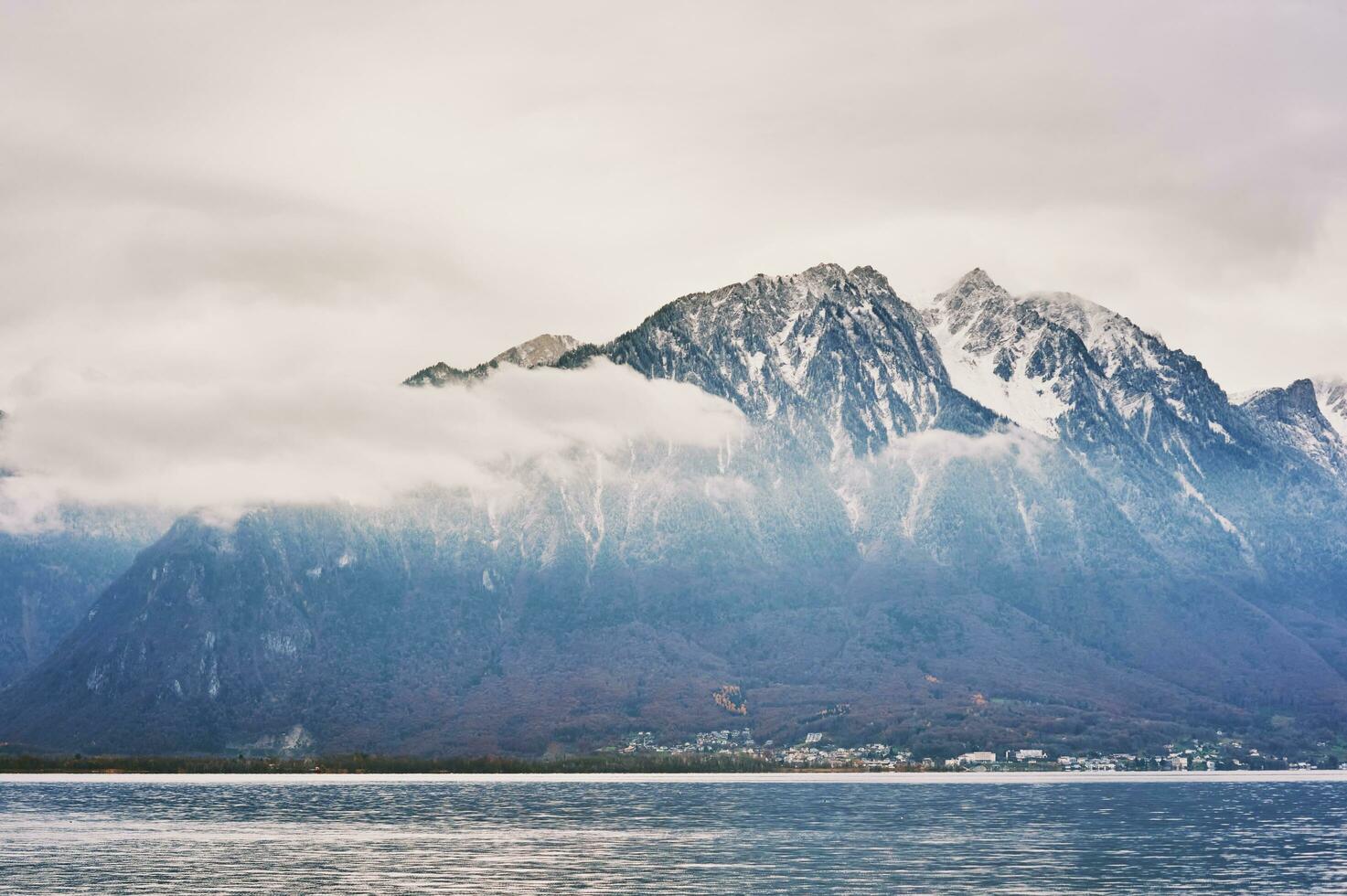 hiver paysage de Lac Genève ou lac Léman, Suisse photo