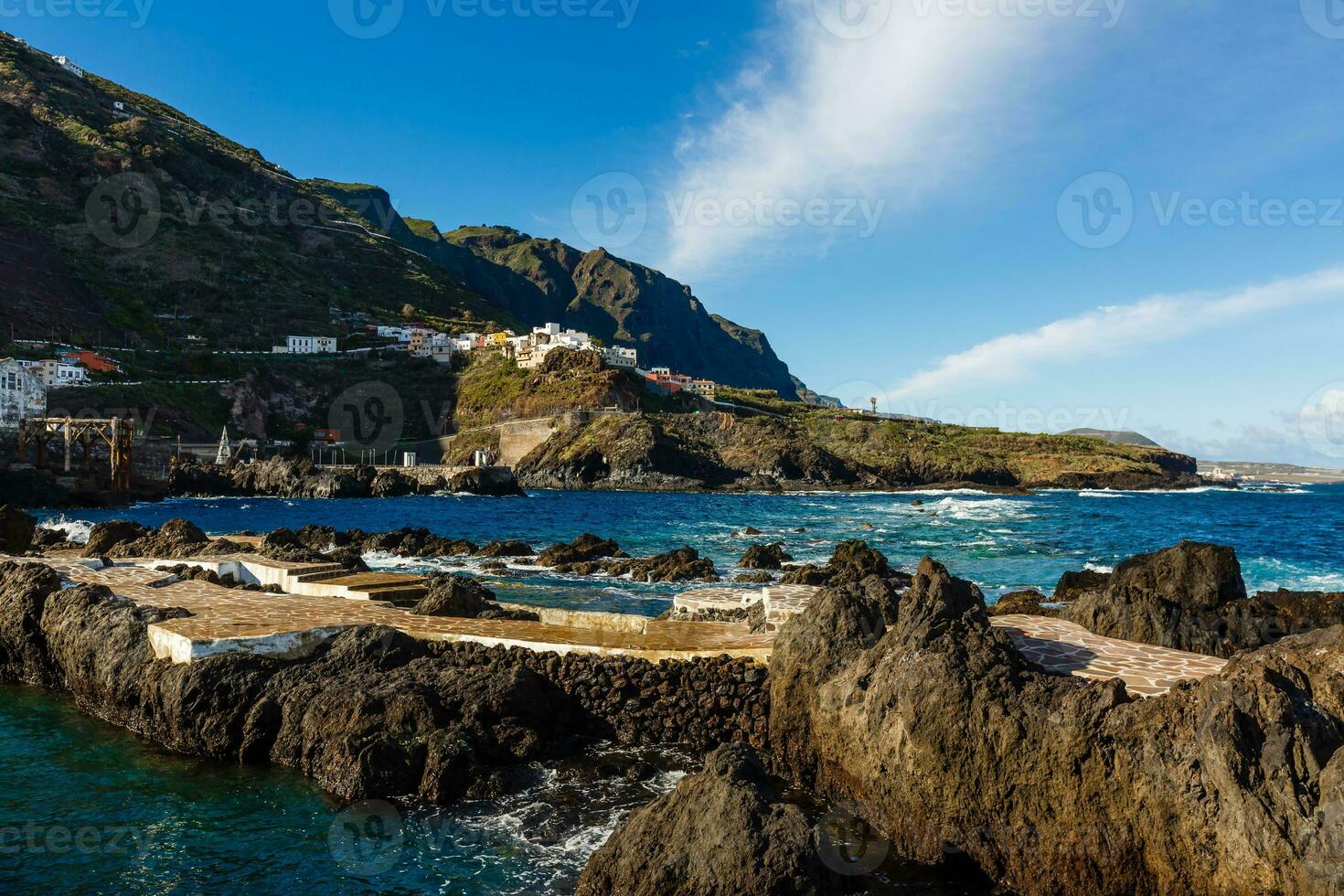 aérien vue de garachico village sur le côte de atlantique océan dans Tenerife île de Espagne photo