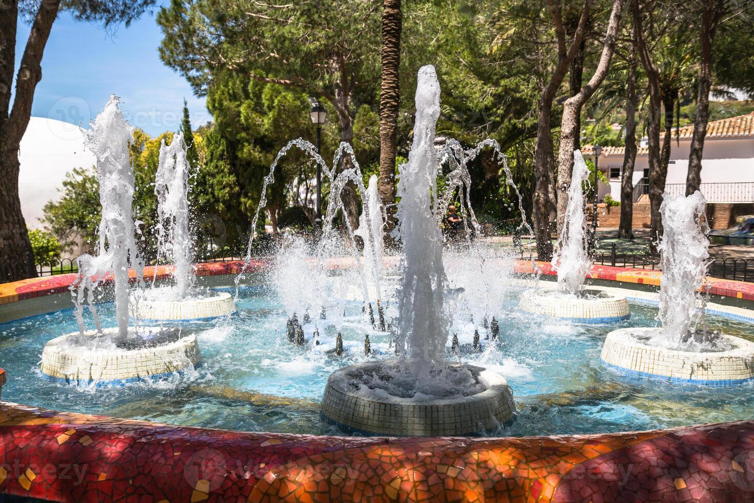 Fontaine dans le parc Mija, Espagne photo