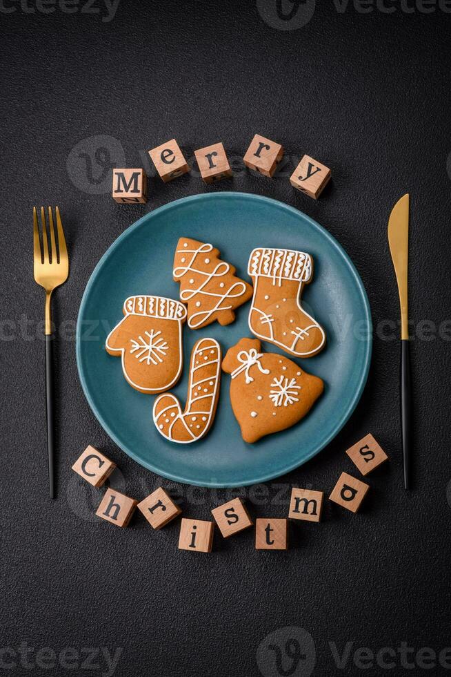 magnifique Noël composition avec copie espace avec un une inscription dans en bois cubes photo