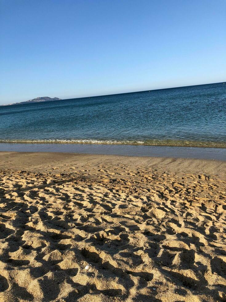 clair journée sur le mer, à la perfection paisible photo