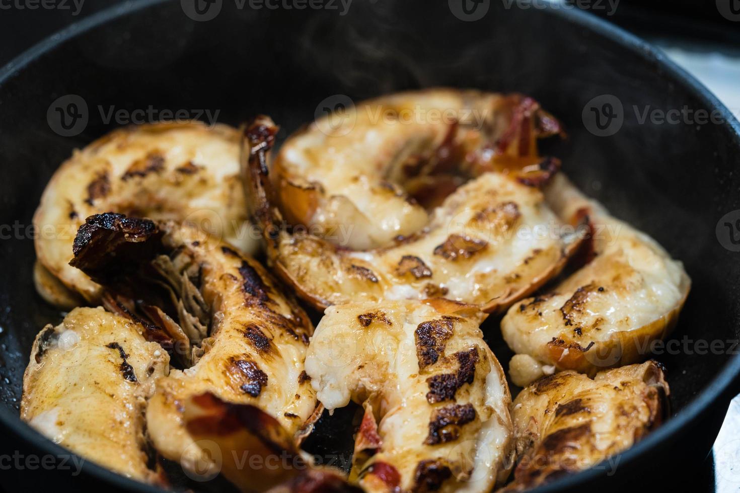 surf and turf avec écrevisses ou homard photo