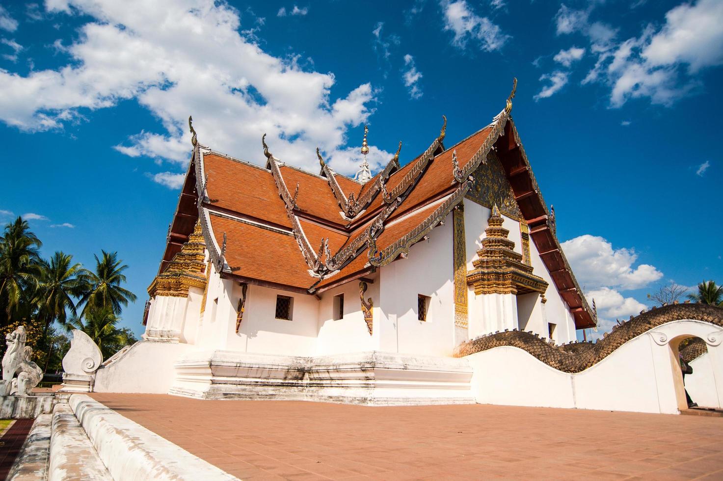 Temple bouddhiste de Wat Phumin à Nan, Thaïlande photo