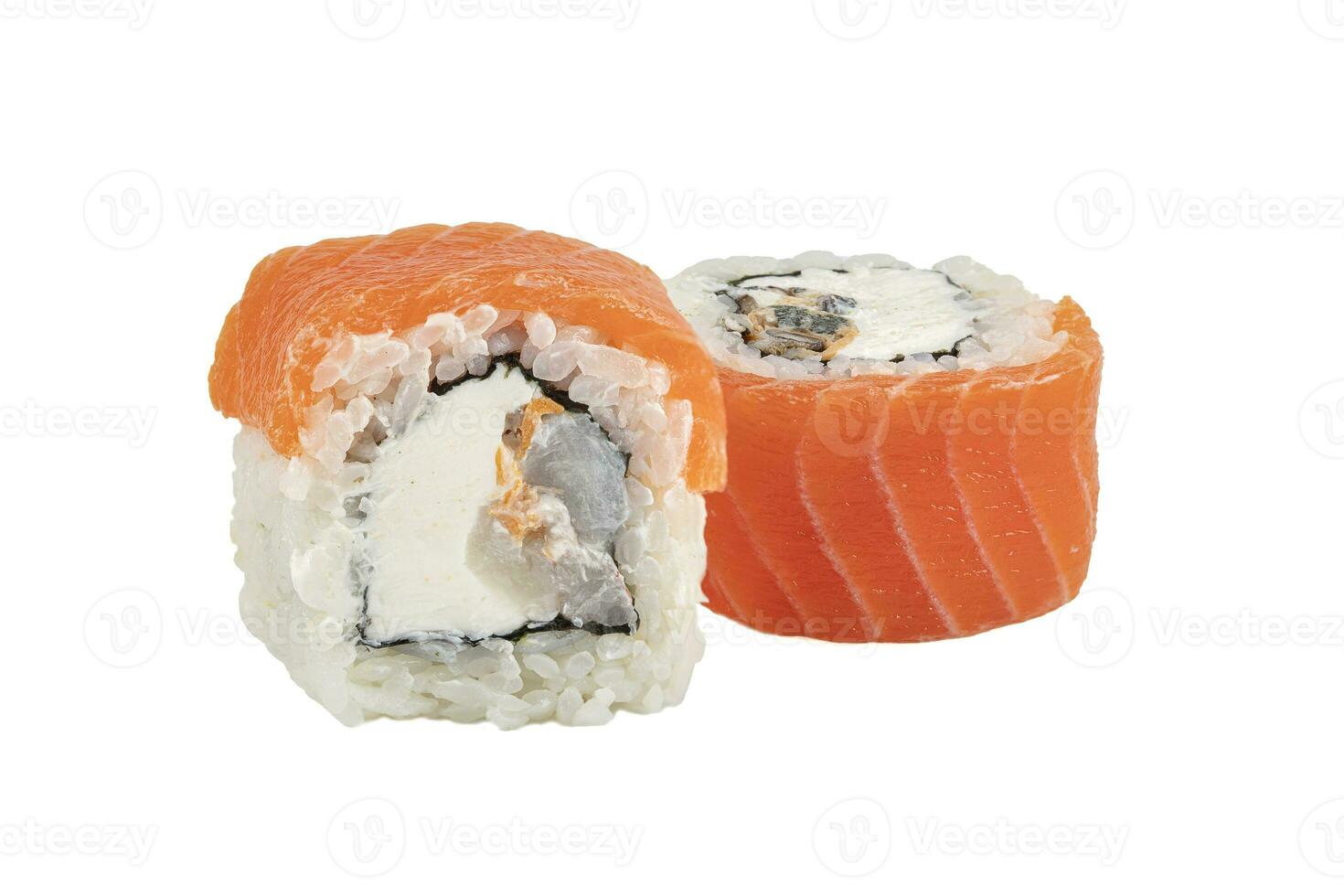 Sushi fermer isolé sur blanc Contexte. nori algue Sushi avec