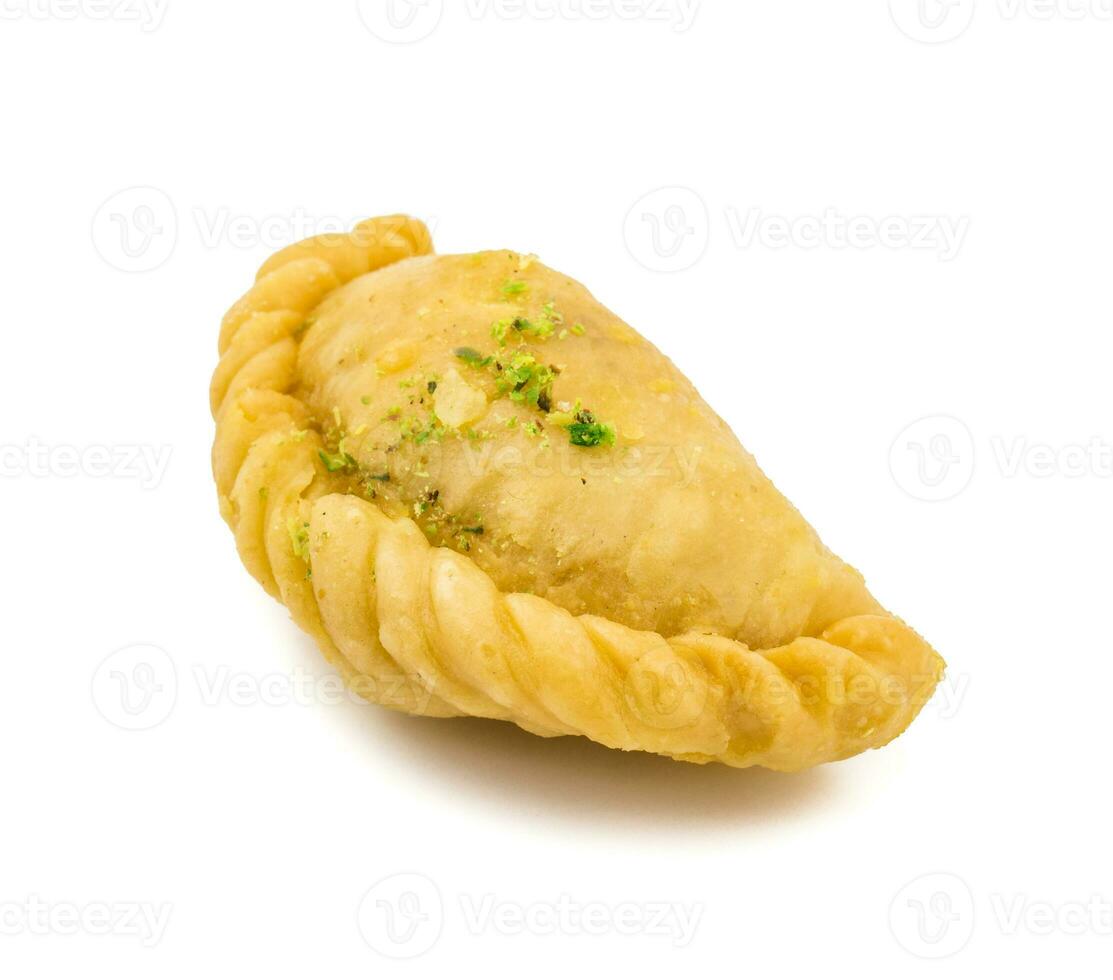 gujiya ou Gujia est une Indien sucré nourriture photo