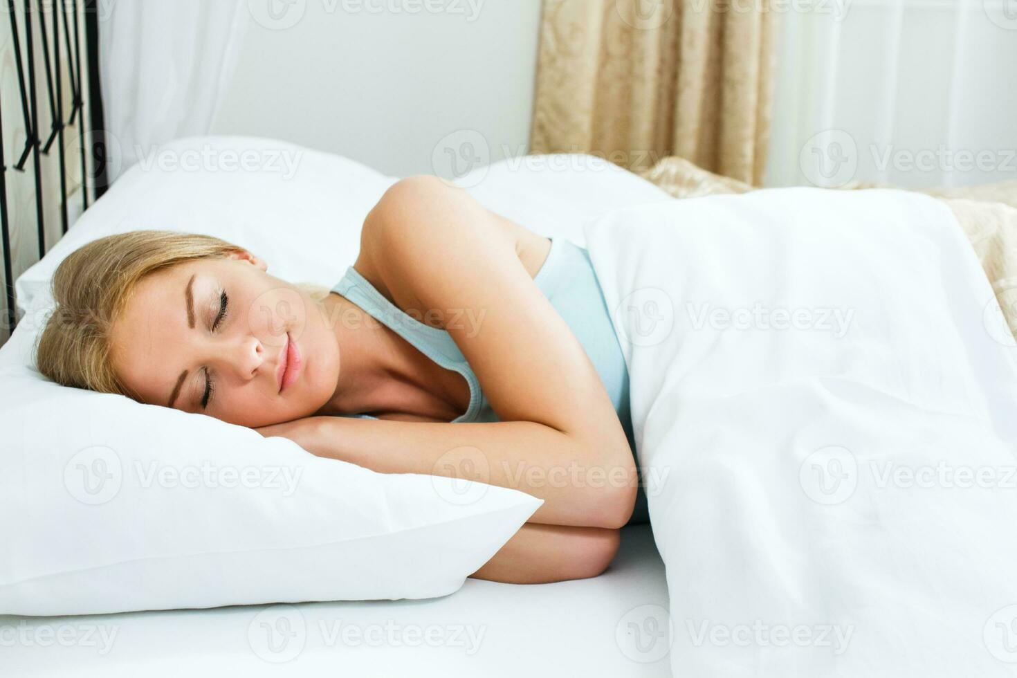 femme jouit en train de dormir à sa Accueil photo