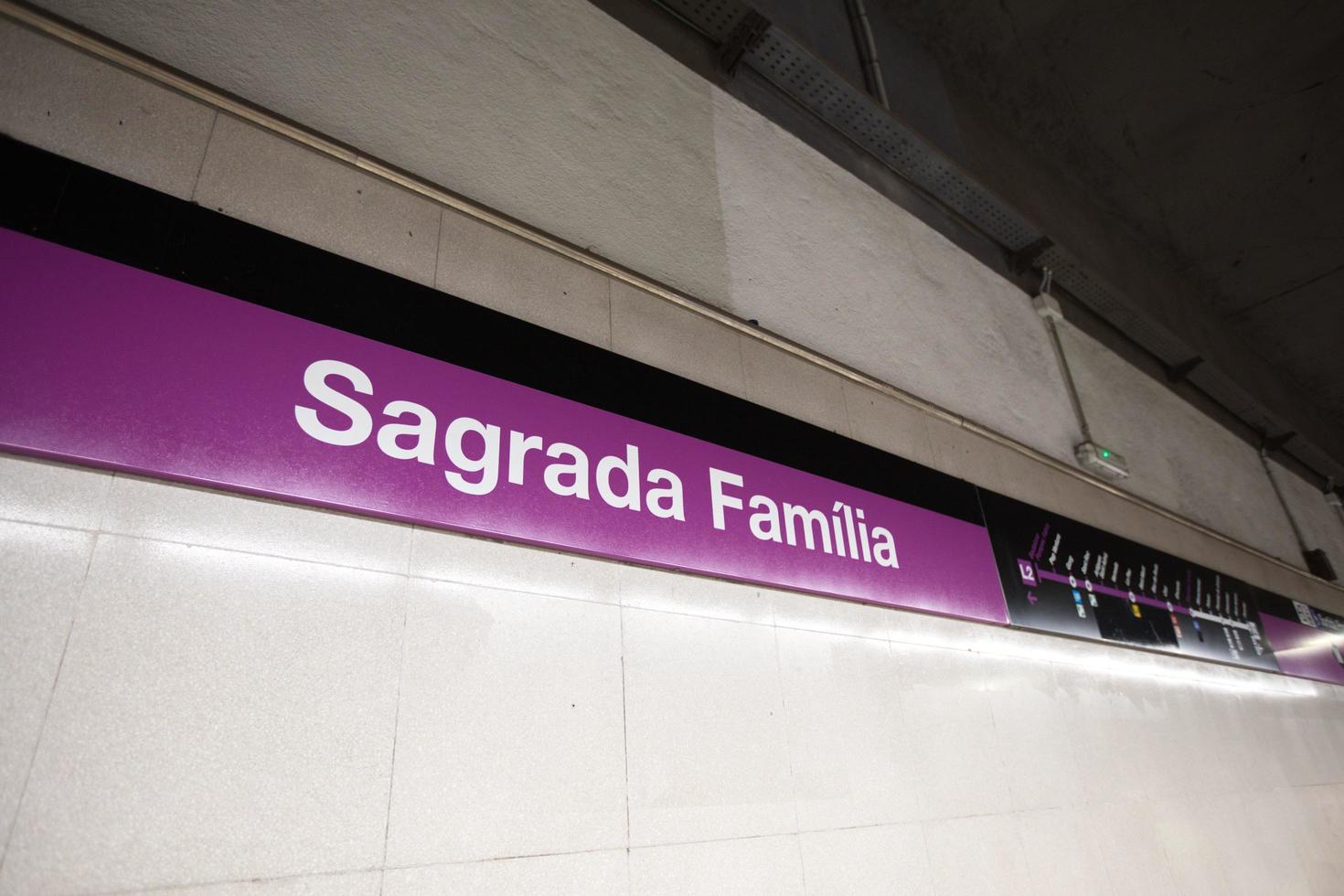 station de métro sagrada familia photo