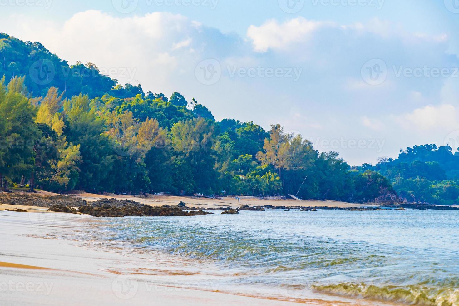 plage d'aow yai sur l'île de koh phayam, thaïlande, 2020 photo