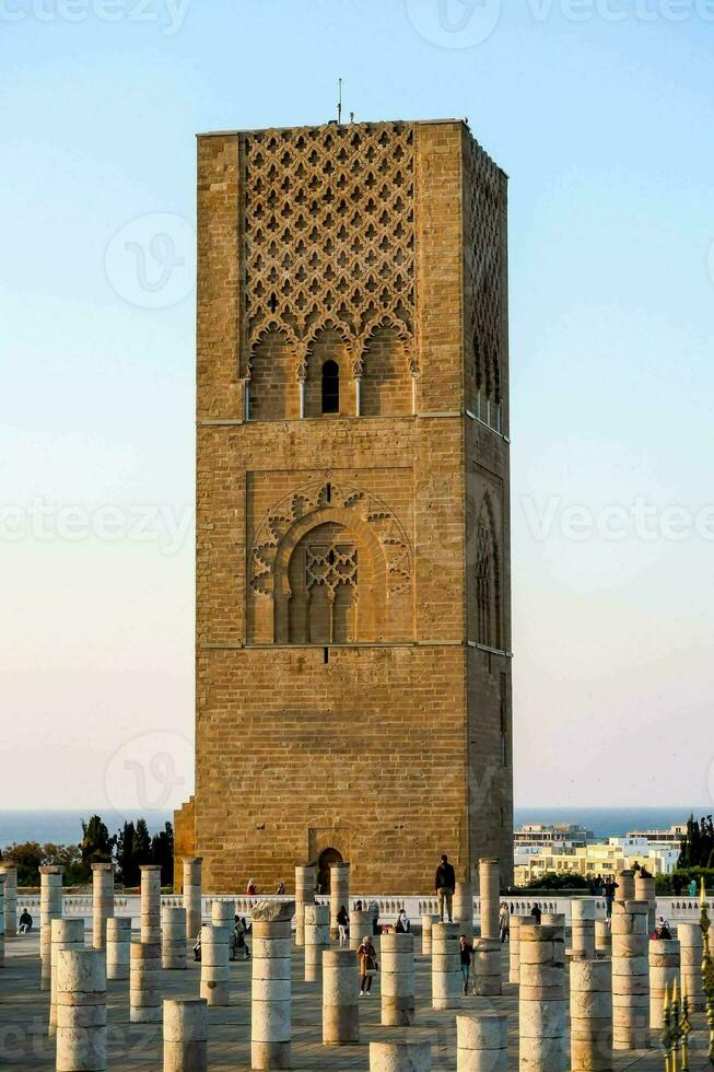 le la tour de le mosquée de la personne dans marrakech, Maroc photo
