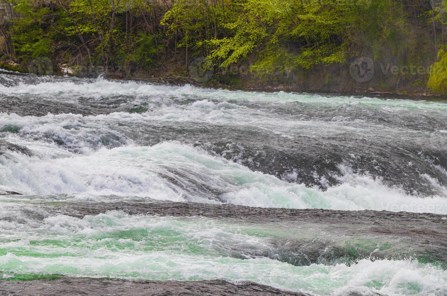 Chutes du Rhin à Neuhausen am Rheinfall, Suisse photo