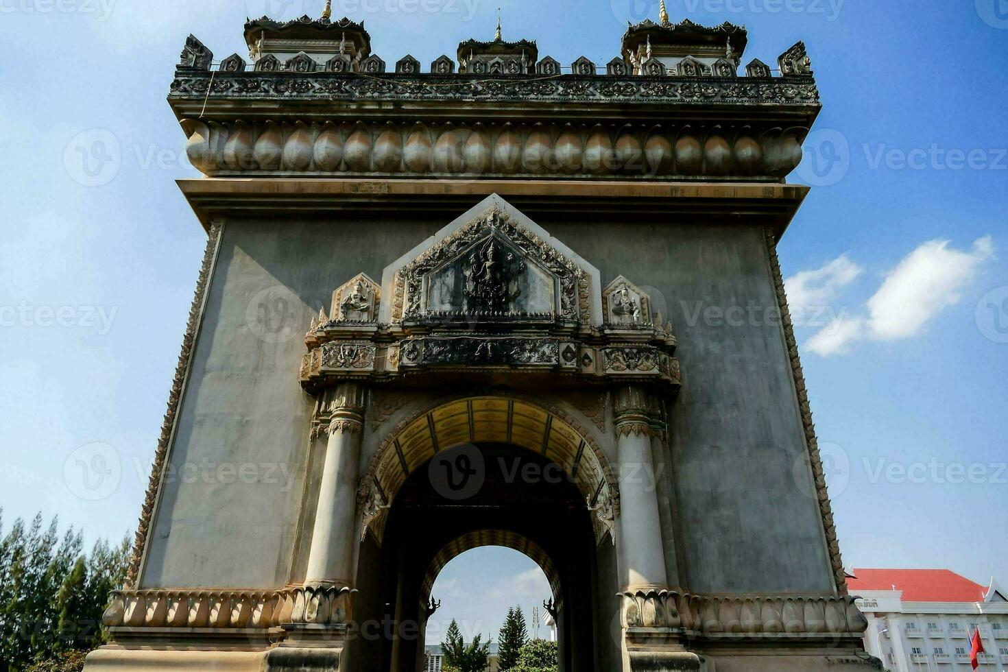 le porte de le Royal palais dans Laos photo