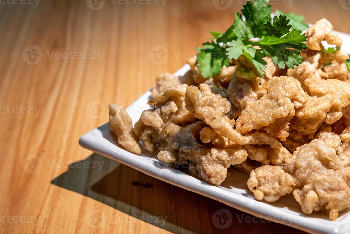 les plats de banquet traditionnels chinois sont beaux, parfumés et délicieux photo