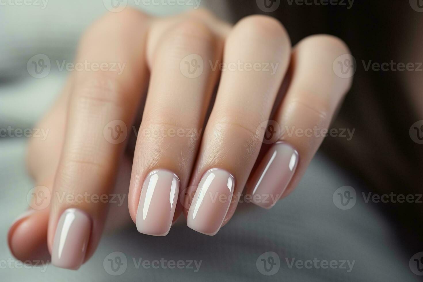 ai généré charme femme main avec marine bleu clou polonais sur sa les ongles. marine clou manucure avec gel polonais à luxe beauté salon. clou art et conception. femelle main modèle. français manucure. photo