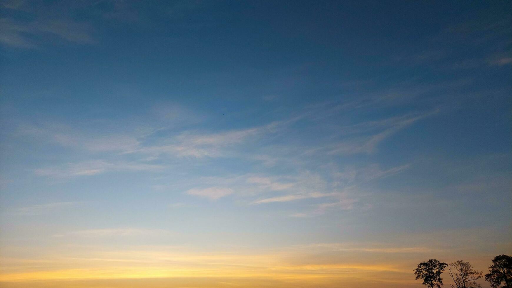 Matin Soleil bleu ciel Jaune lumière du soleil photo