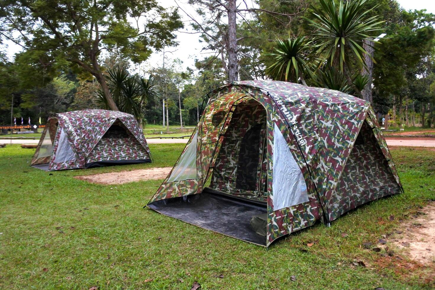 camping dans le forêt phu wiang nationale parc, khon kaen , Thaïlande photo