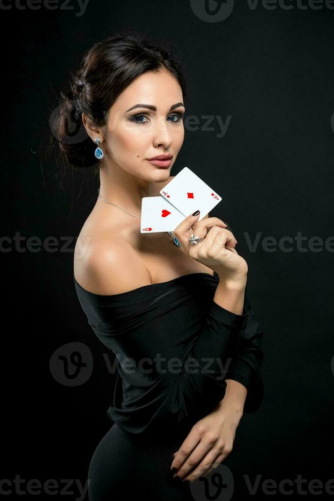 sexy femme avec poker cartes photo