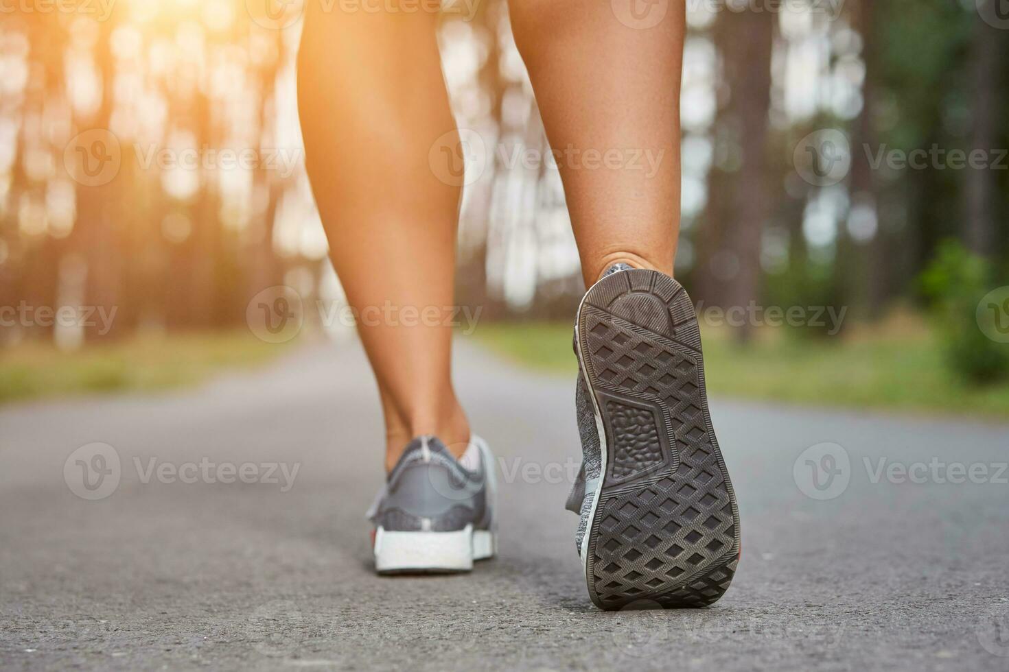 courir dans le forêt photo