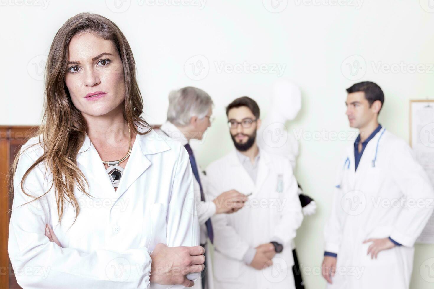 groupe de médecins à hôpital photo