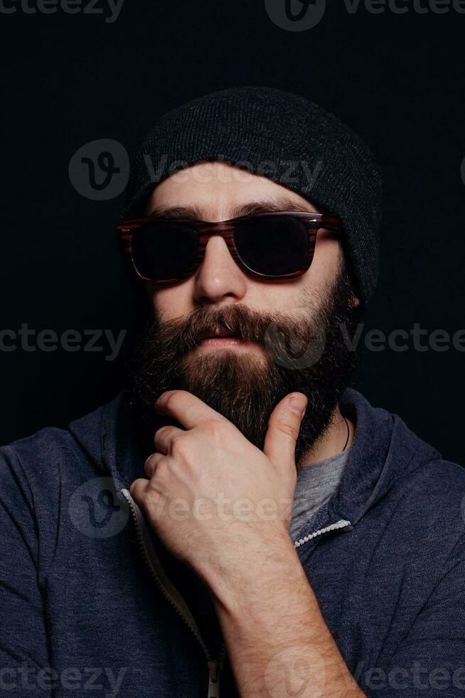 Beau Masculin gros barbe dans des lunettes et chapeau photo